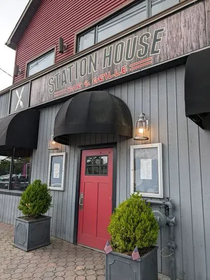 Station House Bar and Grille