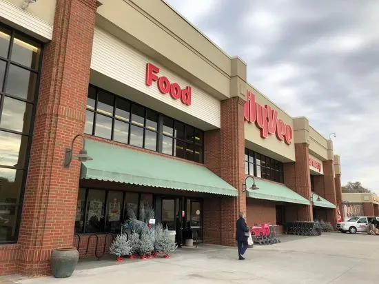 Hy-Vee Grocery Store