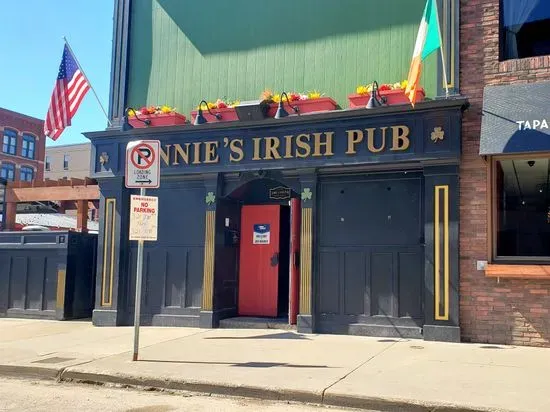 Annie's Irish Pub