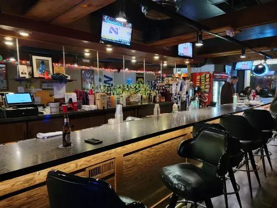 Damon's Sports Bar & Grill