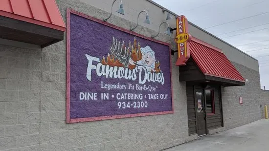 Famous Dave's Bar-B-Que