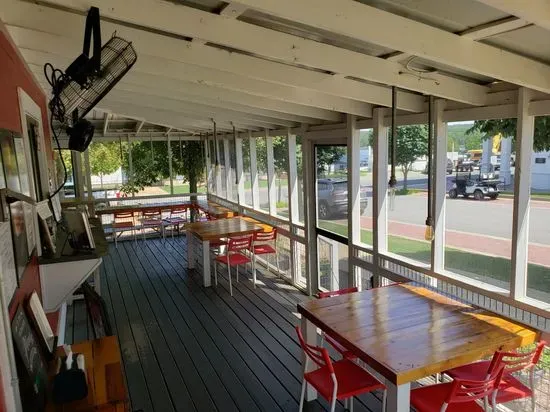 Mama Tig's Wood Fired Pizza Carlton Landing