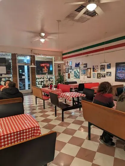 Giovanni's Pizzeria