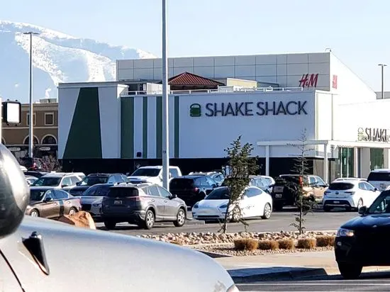 Shake Shack Fashion Place