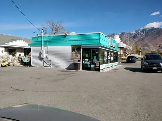 Ballard's Iceberg Drive-in