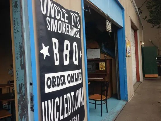 Uncle DT's Smokehouse