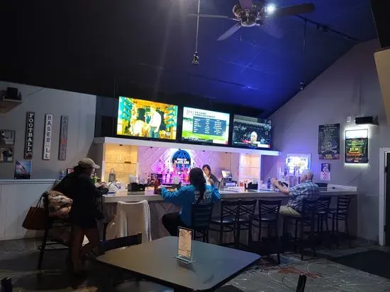 Coco’s Sports Bar & Restaurant