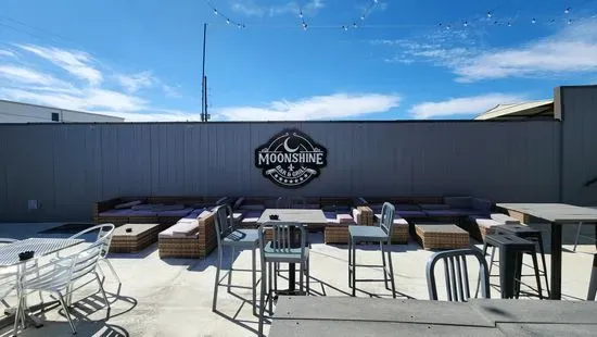 Moonshine bar and grill