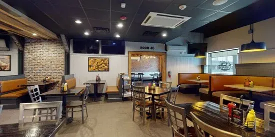 Wingnutz Bar and Grill