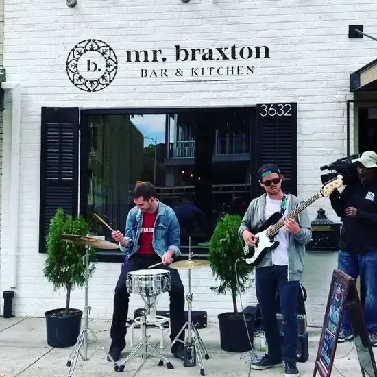 Mr. Braxton Bar & Kitchen