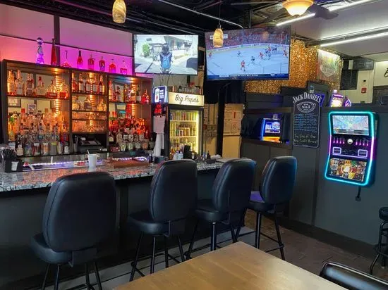 Big Papa's Cocktails and Gaming Lounge