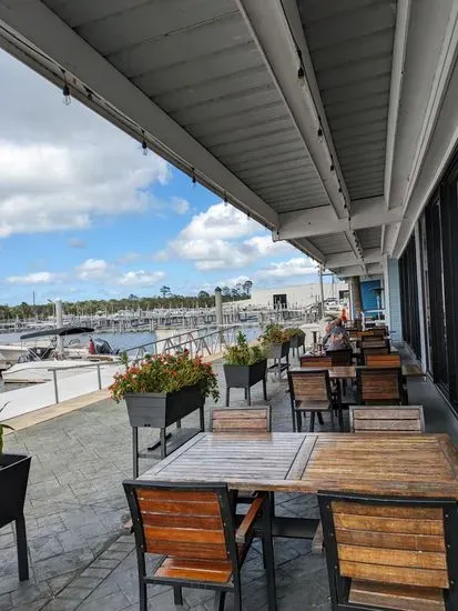 Mavi Waterfront Bar & Grill