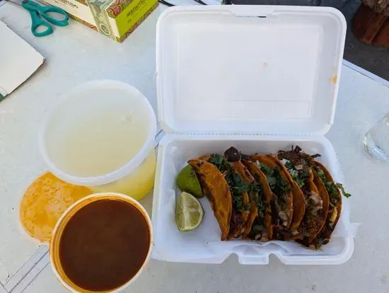 Taquería Los Juárez food trailer