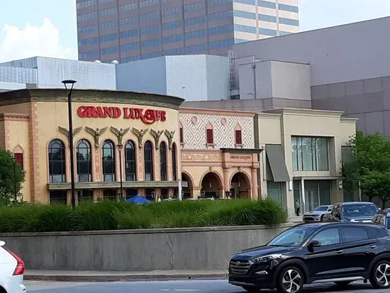 Grand Lux Cafe