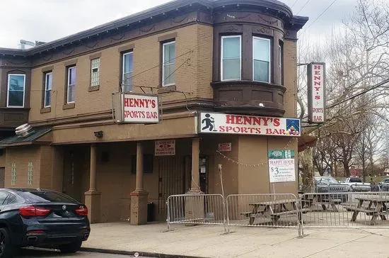 Henny's Sports Bar