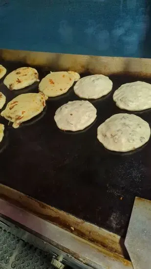 Dinora's Pupusa