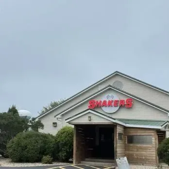 Shakers Sports Bar & Grill