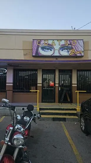 Cuatro Ojos Bar