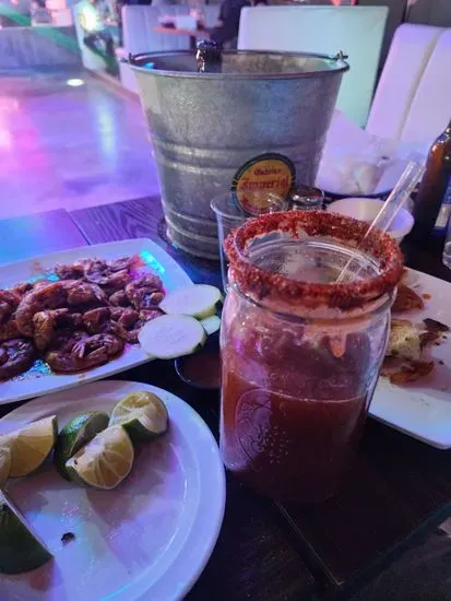 Prendido De Noche/Mariscos Prendidos