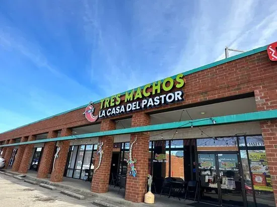 Tres Machos | La Casa del Pastor