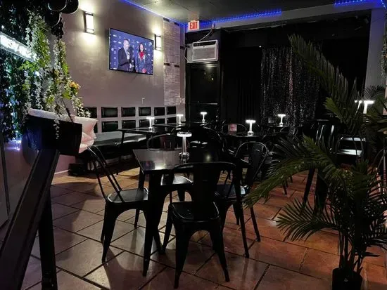 Thirstyz Bar & Grill ($5 Cocktails & $3 Shots)