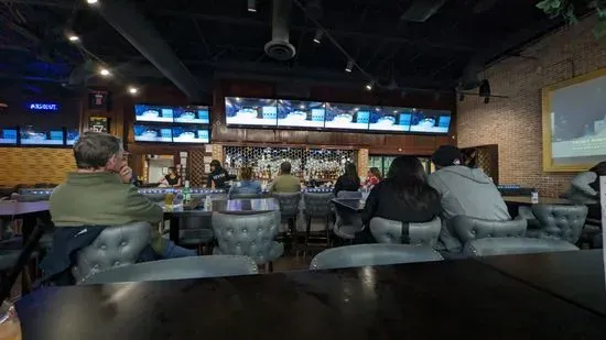 Seven Sports Bar and Cigar Lounge