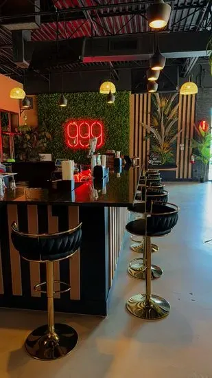 999 Lounge and Bar