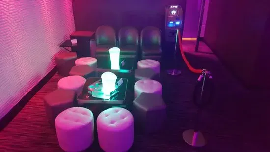 Pure Ultra Lounge