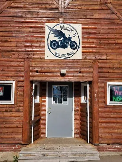 Wingin' It Bar and Grill