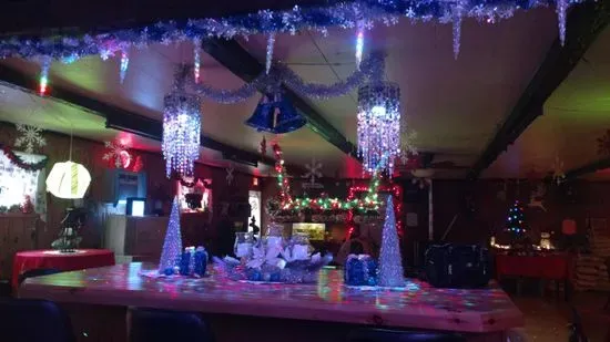 TinBucTu Bar & Grill