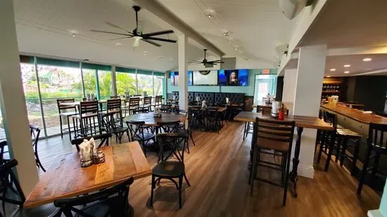 Island House Bar and Grill