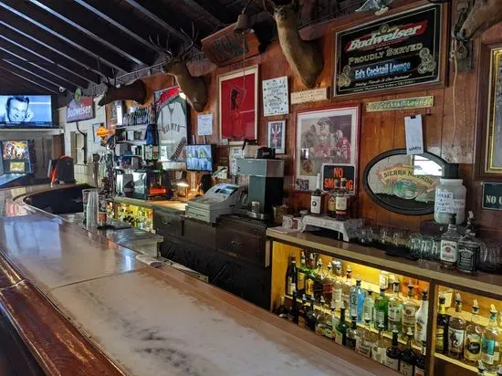 Ed's Cocktail Lounge