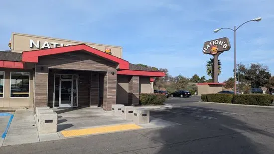 Nation's Giant Hamburgers & Great Pies