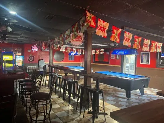 Los Cazadores Sports Bar & Grill