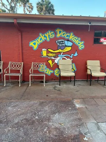 Ducky’s Dockside Bar & Grill