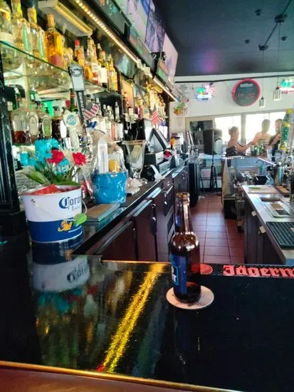 Smokehouse Sports Bar (THE RANGE)
