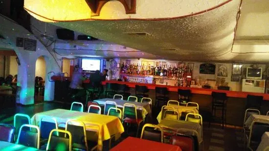 El Cacique Lounge