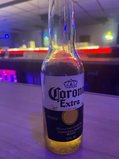 ALBERTO’S /BAR /LA ZEBRA AZUL