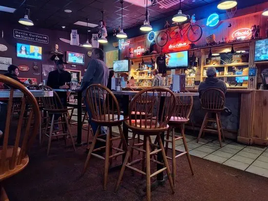 The Alley Sports Pub and Grill