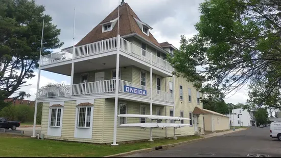 Oneida Boat Club-Bar