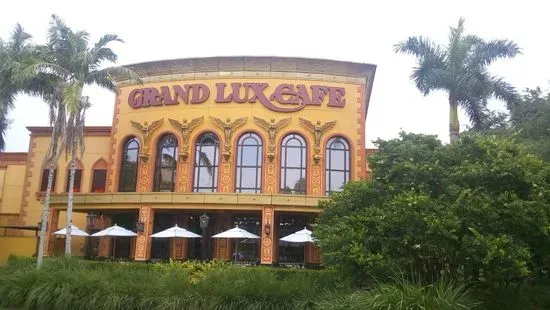 Grand Lux Cafe