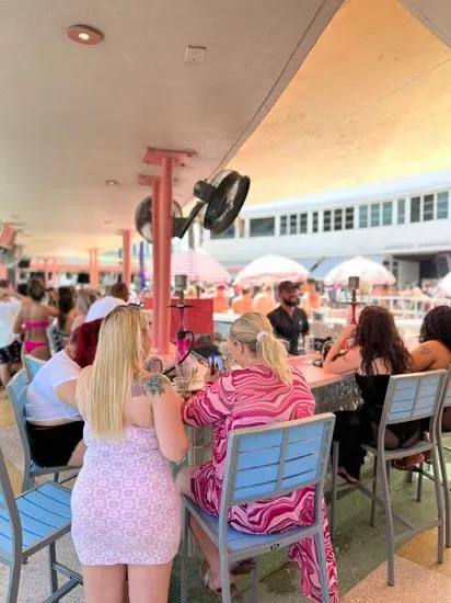 SoBe Hookah At Clevelander Sports Bar