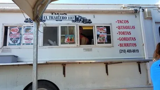 Tacos EL Trailero 137