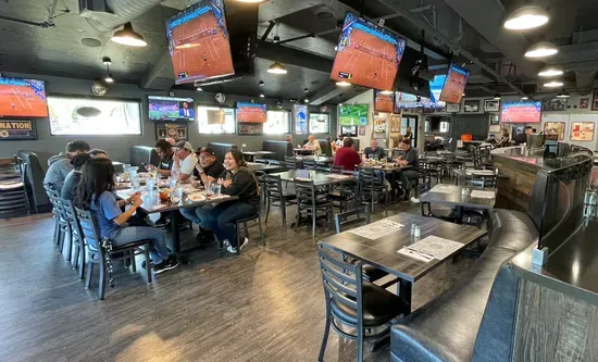 Double D's Sports Grille