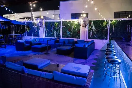 Flexx Sports Bar & Ultra Lounge