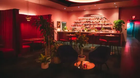 Moongate Lounge