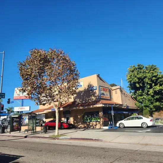 Rick's Drive In & Out