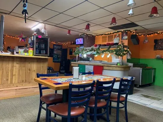 Pupuseria Y Taqueria