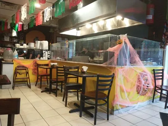 Cemitas Puebla Y Taqueria