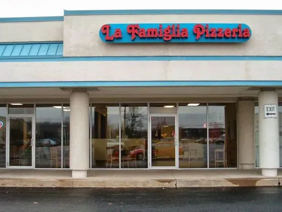 La Famiglia Pizzeria